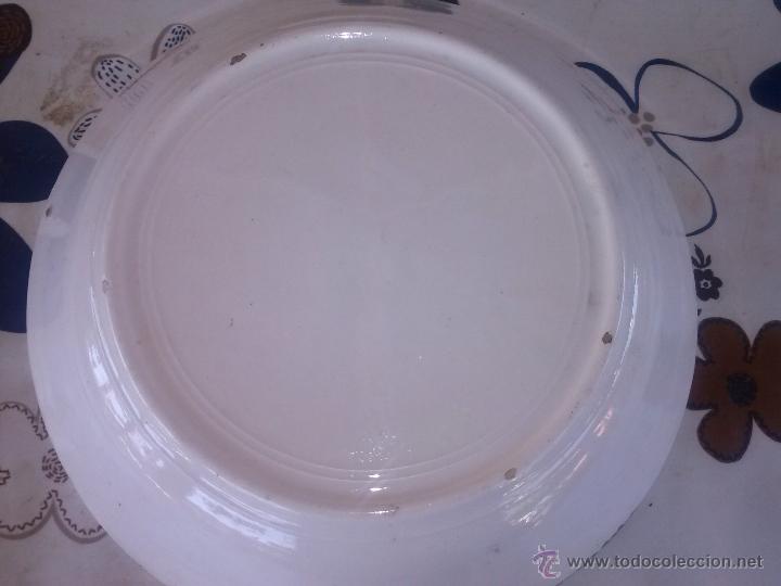 Antig&uuml;edades: antiguo plato de manises pintado a mano. - Foto 4