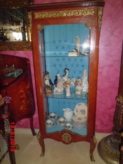 Antig&uuml;edades: VITRINA DE MARQUETERIA Y BRONCE DE ESTILO FRANCES - Foto 1