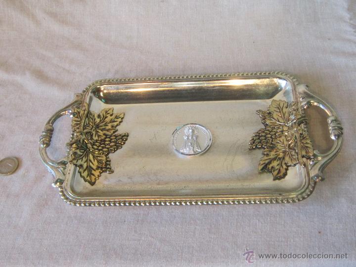 Antig&uuml;edades: BANDEJA EN METAL CON LA VIRGEN DE LA ESPERANZA - Foto 1