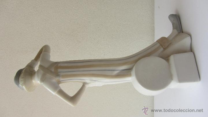 Antig&uuml;edades: FIGURA DE PORCELANA - Foto 2