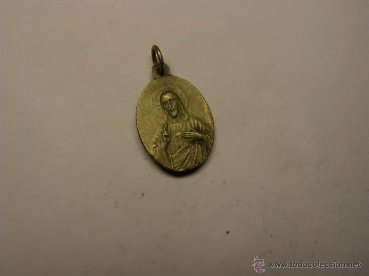 Antig&uuml;edades: Medalla religiosa de N&ordf; S&ordf; del Sagrado Coraz&oacute;n. - Foto 2