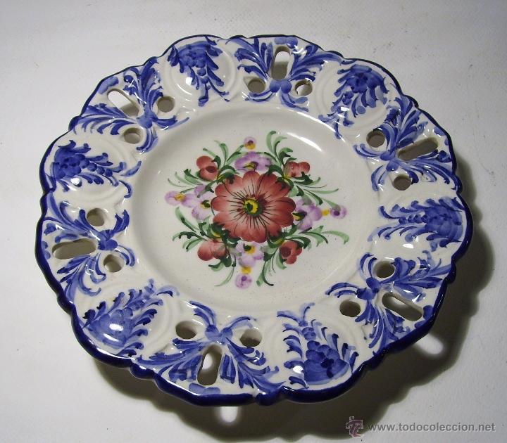 Antig&uuml;edades: 0350   PLATO  CALADO  DE  CERAMICA - Foto 1