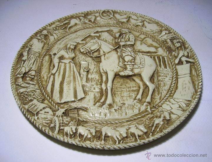 Antig&uuml;edades: PLATO  TERRACOTA   PINTADA  EN  RELIEVE - Foto 2