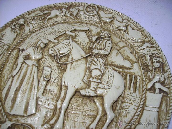 Antig&uuml;edades: PLATO  TERRACOTA   PINTADA  EN  RELIEVE - Foto 3