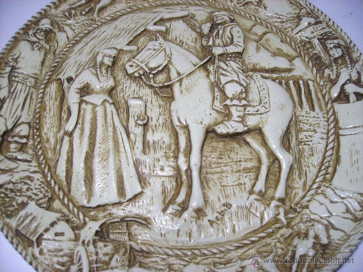 Antig&uuml;edades: PLATO  TERRACOTA   PINTADA  EN  RELIEVE - Foto 5