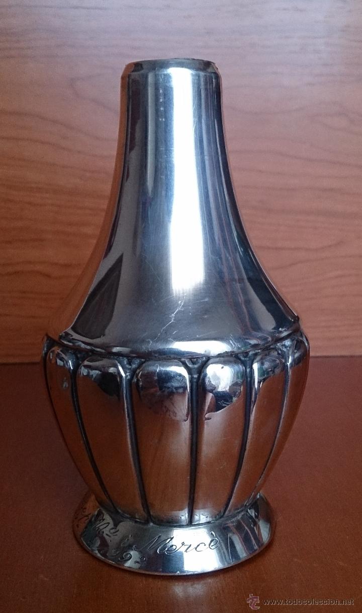 Antig&uuml;edades: Antiguo jarr&oacute;n en plata de ley repujada y contrastada . - Foto 1