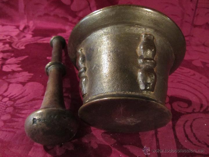 Antig&uuml;edades: Mortero o Almirez Espa&ntilde;ol de bronce con mano - Foto 5