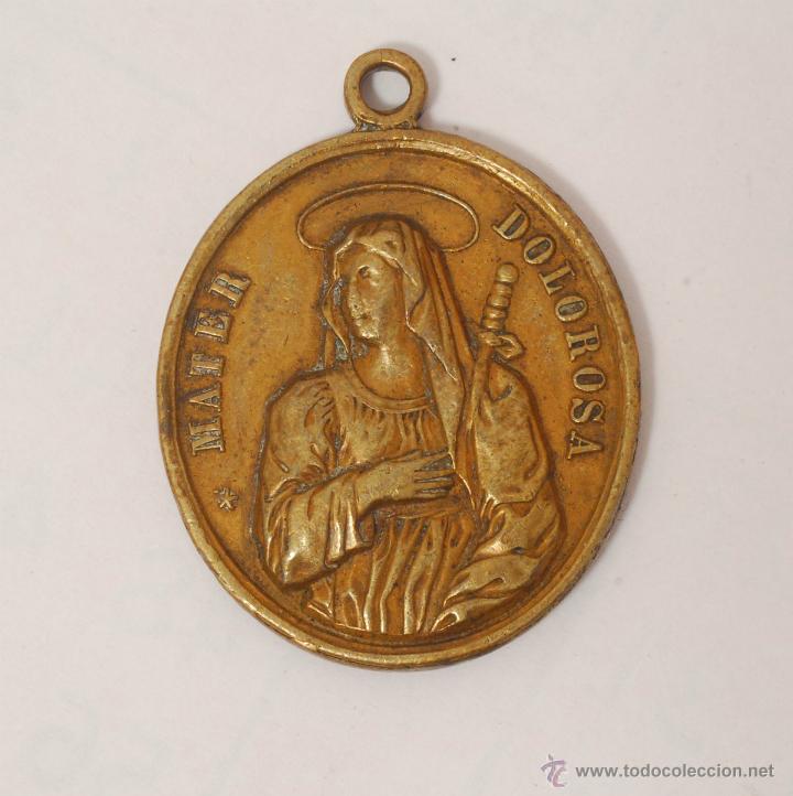 Antig&uuml;edades: Medalla de la Virgen Dolorosa en bronce. - Foto 1