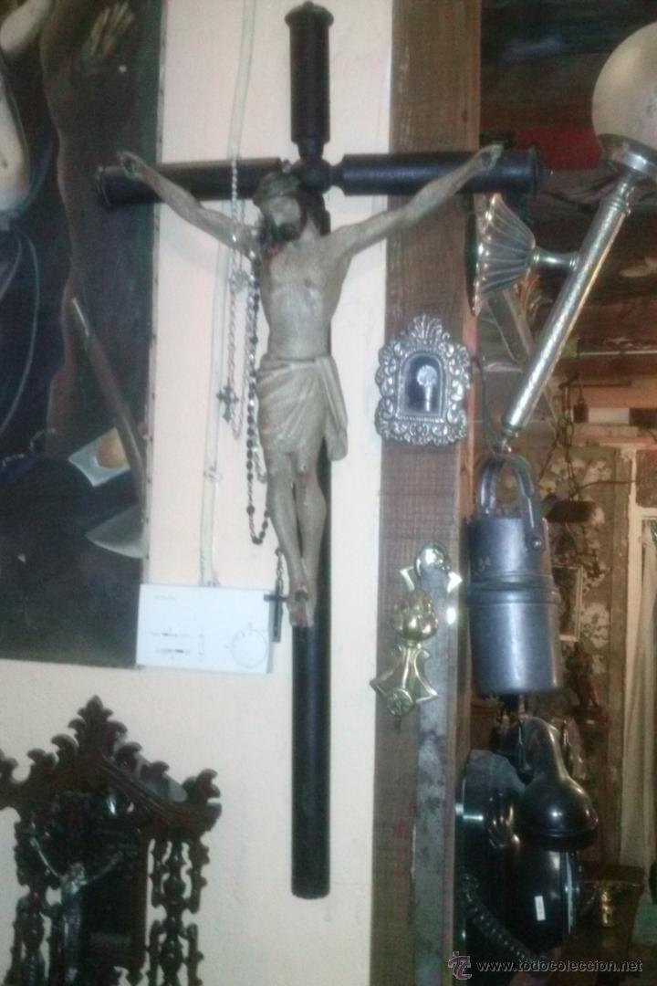 Antig&uuml;edades: crucifijo de madera - Foto 5