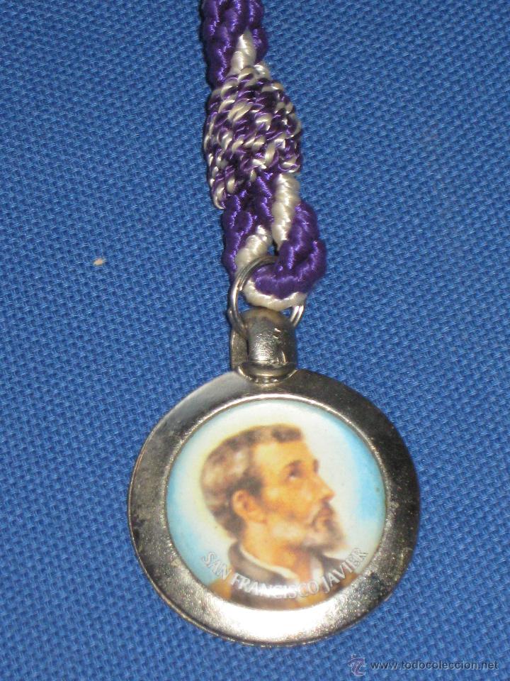 Antig&uuml;edades: MEDALLA CON CORDON DE SAN FRANCISCO JAVIER - Foto 1