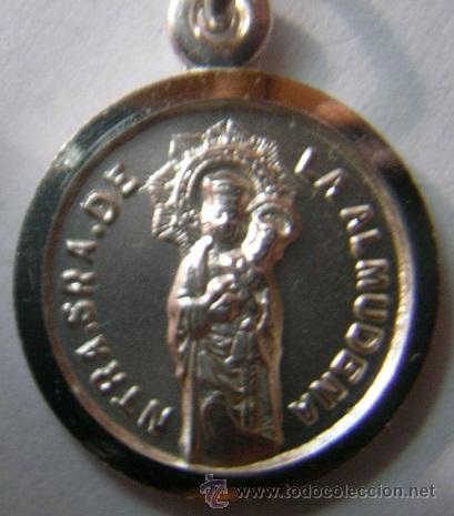 Antig&uuml;edades: medalla de la Almudena en plata de ley - 17mm - Foto 1