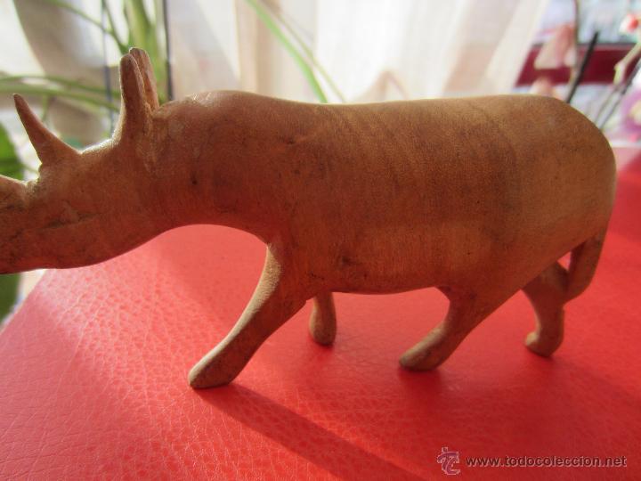 Antiguidades: Preciosa figura tallada en madera con forma de animal .