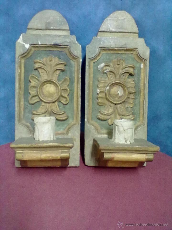 Antig&uuml;edades: PAREJA DE APLIQUES MADERA POLICROMADA - Foto 1