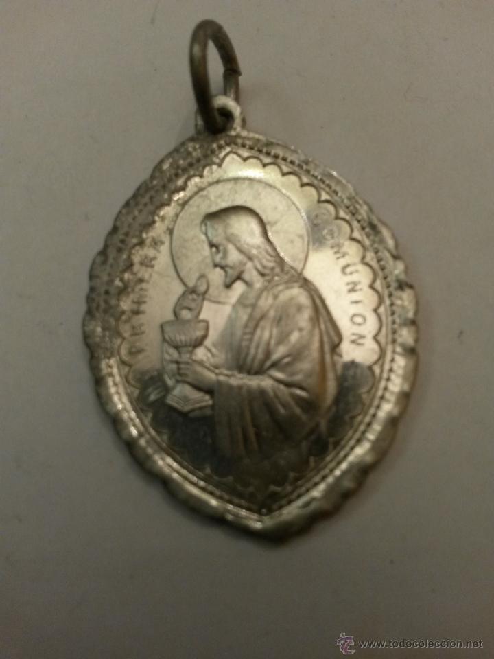 Antig&uuml;edades: Medalla primera comunion 2 caras 3,7 x 2,7 cms - Foto 1