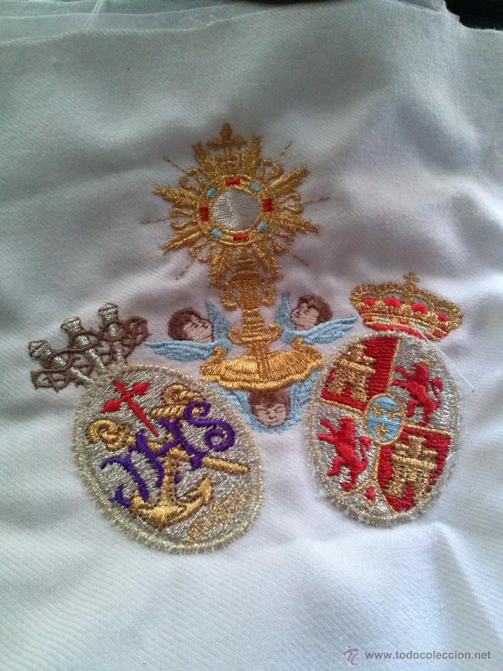 Antiguidades: SEMANA SANTA DE SEVILLA. ESCUDO PARA T&Uacute;NICA. HERMANDAD DE SAN ROQUE