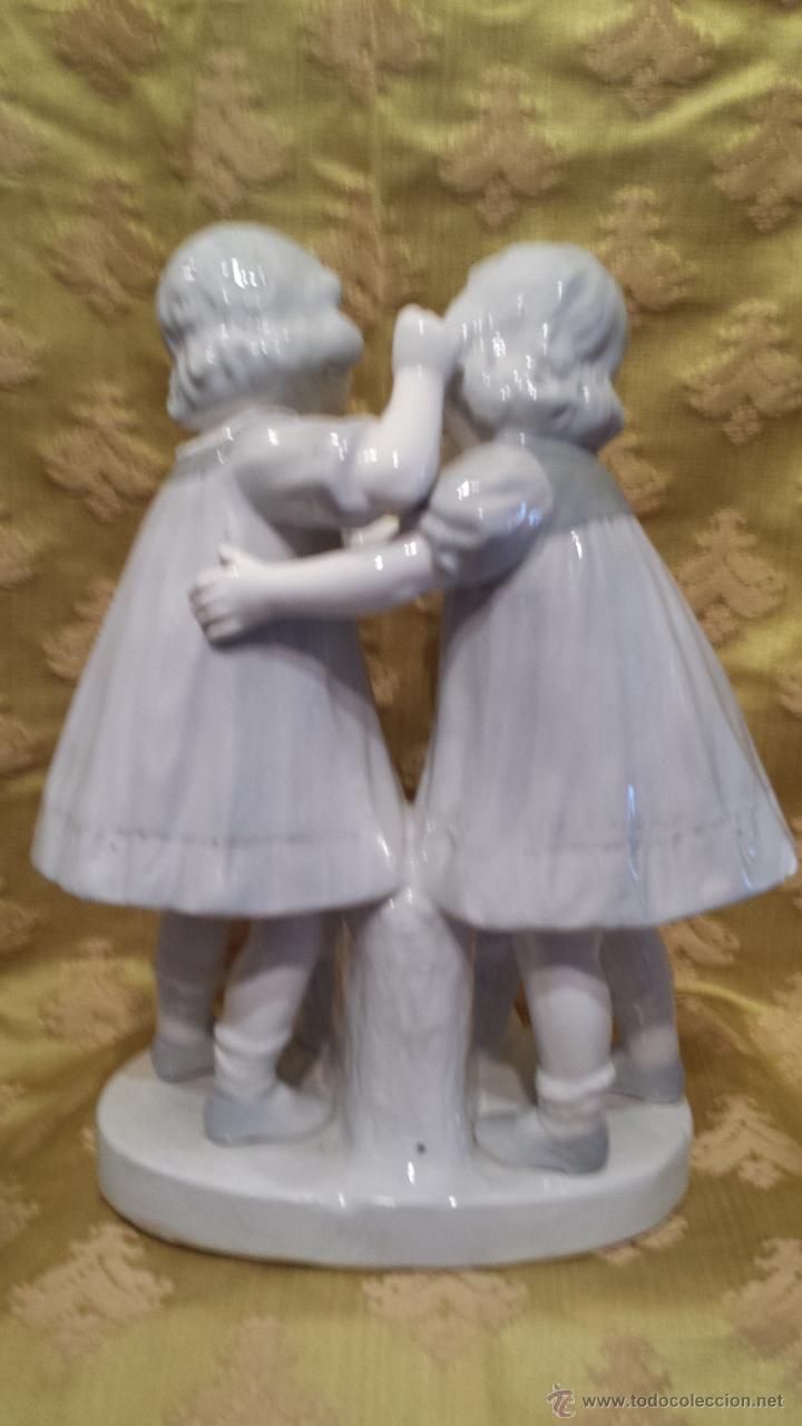 Antig&uuml;edades: figura ni&ntilde;as jugando - Foto 2