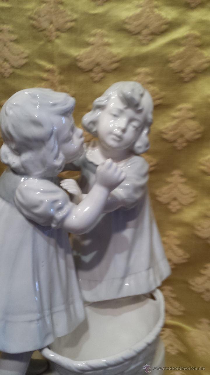 Antig&uuml;edades: figura ni&ntilde;as jugando - Foto 3