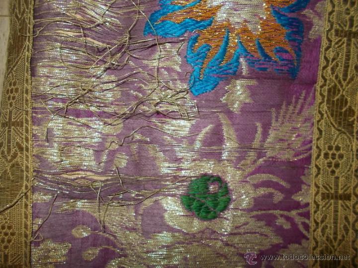 Antig&uuml;edades: CASULLA ESPOLIN  MORADA Y BLANCA - Foto 9