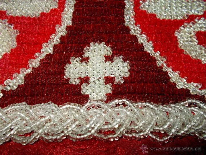 Antig&uuml;edades: CASULLA ROJA BORDADO CRISTAL - Foto 4