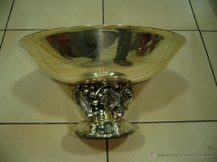 Antig&uuml;edades: frutera de metal ba&ntilde;ada en plata - Foto 2