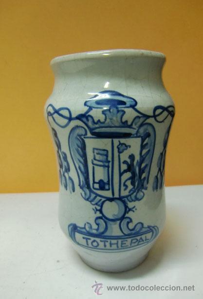 Antig&uuml;edades: Albarelo de Talavera con escudo - Foto 1