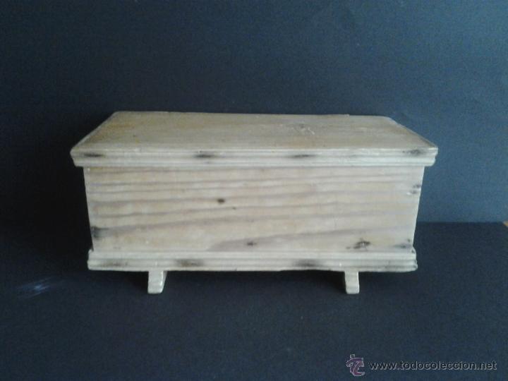 Antig&uuml;edades: caja de madera Castellana de cubiertos - Foto 1