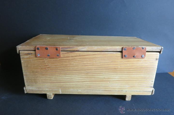 Antig&uuml;edades: caja de madera Castellana de cubiertos - Foto 4
