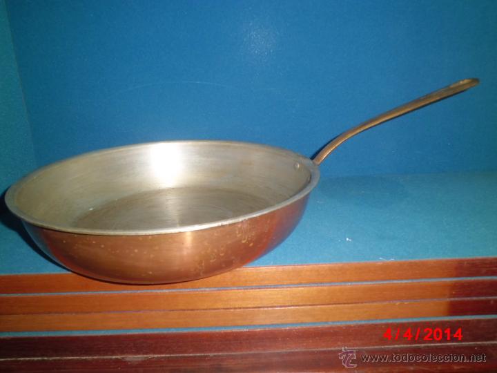 Antig&uuml;edades: ANTIGUA SARTES DE COBRE CON EL MANGO DE BRONCE - Foto 2