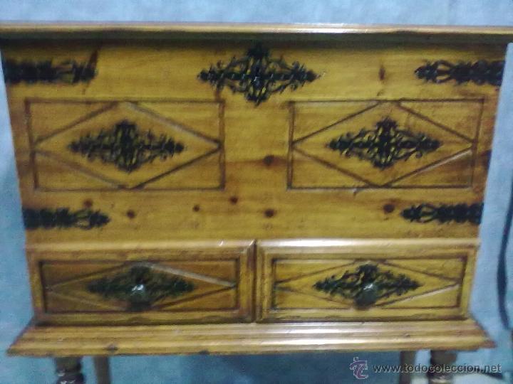 Antig&uuml;edades: ARCA ARCON BAUL SOBRE PATAS TORNEADAS - Foto 2