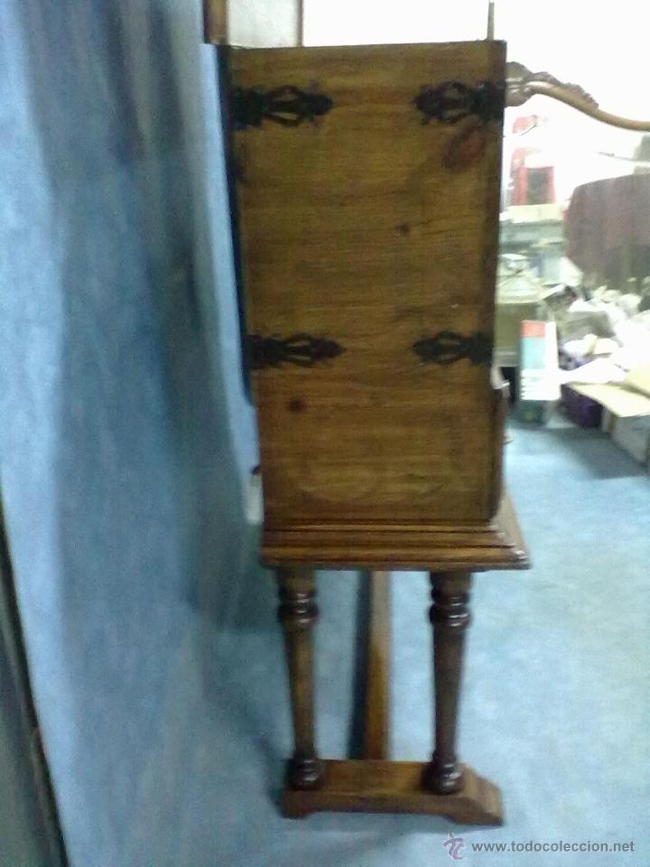 Antig&uuml;edades: ARCA ARCON BAUL SOBRE PATAS TORNEADAS - Foto 8