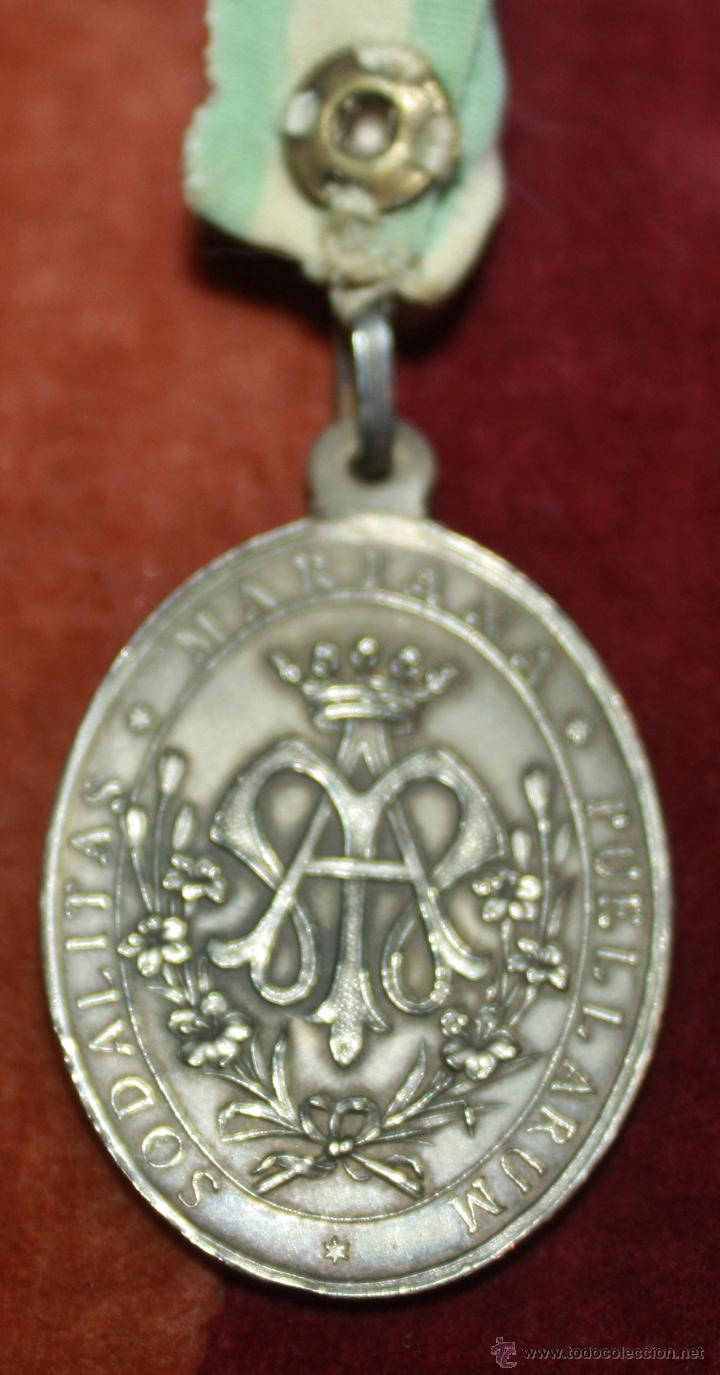 Antig&uuml;edades: MEDALLA RELIGIOSA PARECE PLATA - Foto 3
