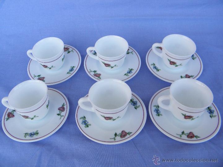Antig&uuml;edades: Juego de tazas y platos de caf&eacute; con decoraci&oacute;n floral, de Harmonia