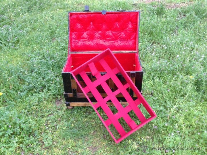 Antig&uuml;edades: Ba&uacute;l, arc&oacute;n antig&uuml;o chapa y madera. - Foto 6