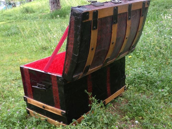 Antig&uuml;edades: Ba&uacute;l, arc&oacute;n antig&uuml;o chapa y madera. - Foto 8