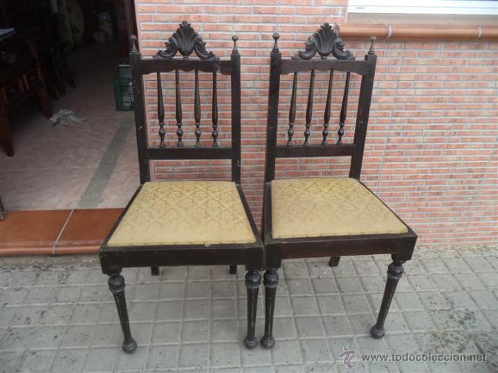 Antig&uuml;edades: pareja de sillas madera oscura - Foto 1
