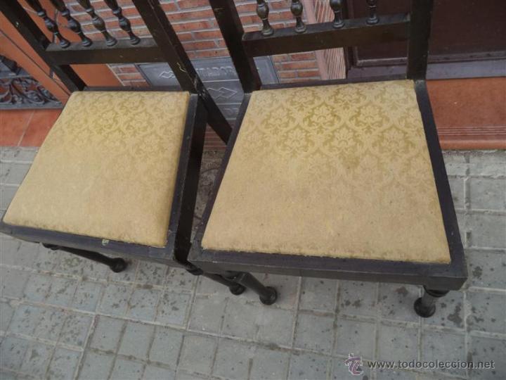 Antig&uuml;edades: pareja de sillas madera oscura - Foto 4