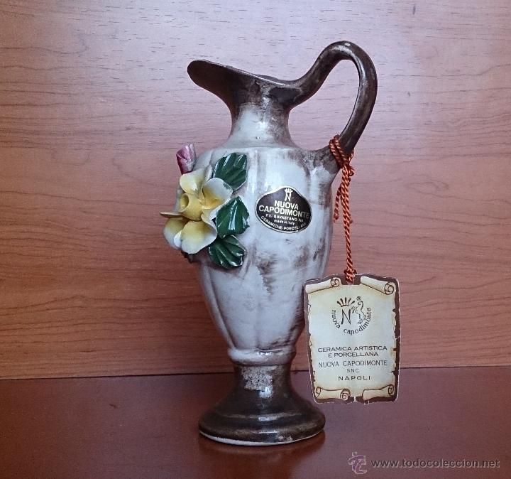 Antigüedades: Jarra antigua en cerámica Italiana CAPODIMONTE, con flores en relieve y certificado de origen. - Foto 6 - 42812025