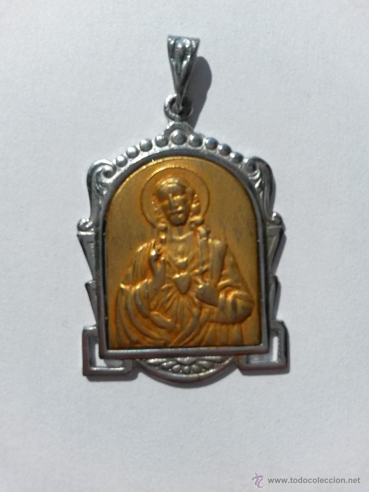 Antig&uuml;edades: Medalla corazon de Jesus de 3 x 2,3 cms - Foto 1