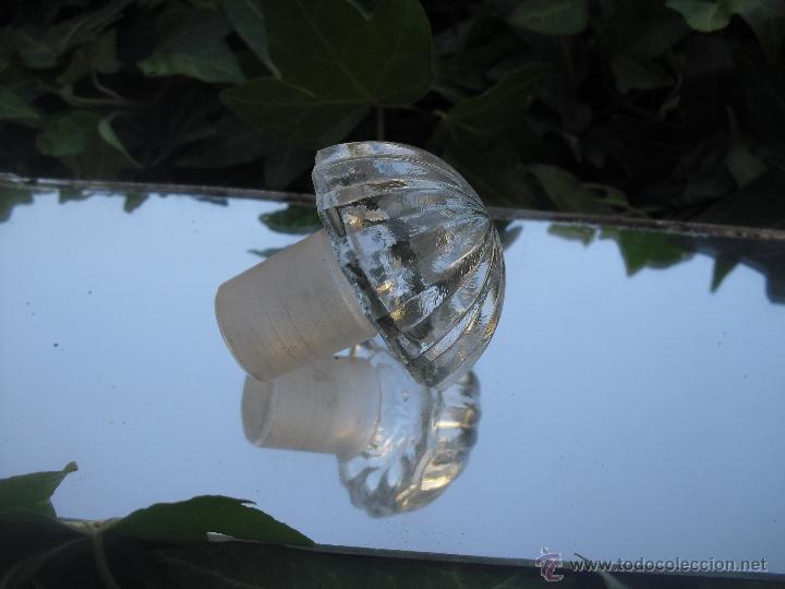 Antig&uuml;edades: Antiguo tap&oacute;n de cristal para botella o decantador.