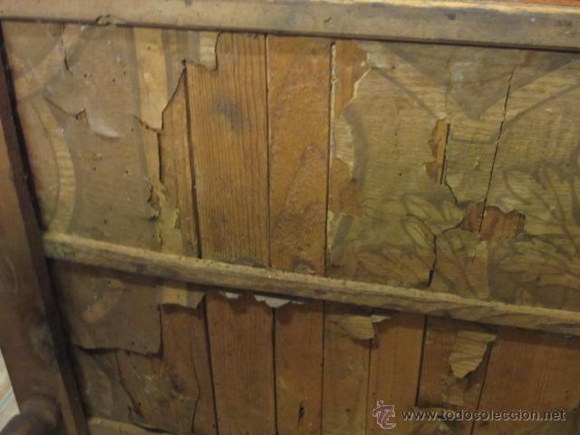 Antig&uuml;edades: Ba&uacute;l de madera recubierto de lata ( para restaurar ) - Foto 6