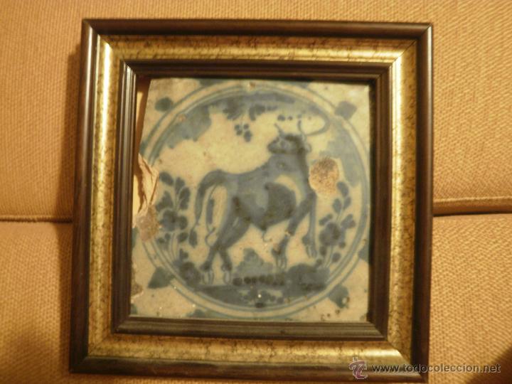 Antig&uuml;edades: Azulejo con toro. - Foto 3