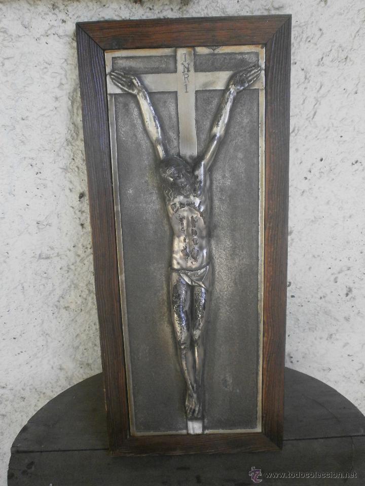 Antig&uuml;edades: CUADRO CRISTO CON METAL PLATEADO - Foto 1