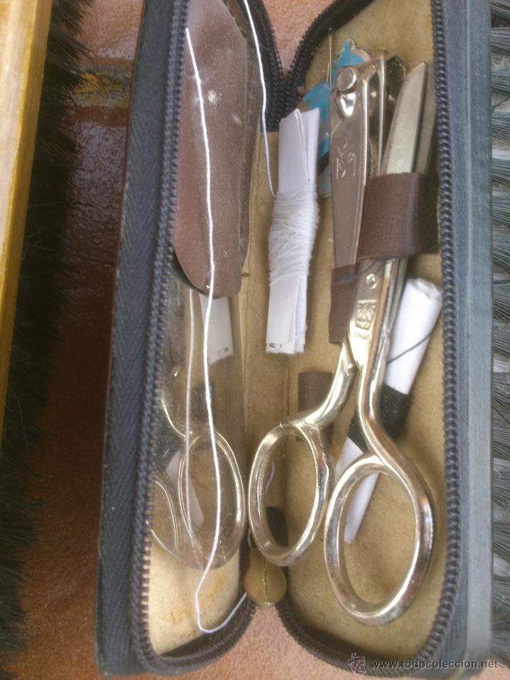 Antig&uuml;edades: ANTIGUOS CEPILLOS DE ROPA TRE DISTINTOS - Foto 3