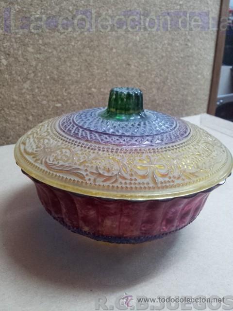 Antiquit&eacute;s: ANTIGUA BOMBONERA EN CRISTAL TALLADO Y PINTADA A MANO