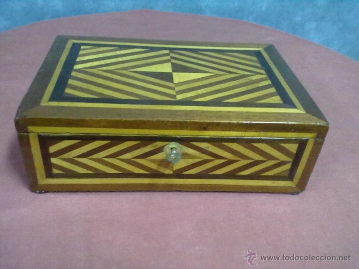 Antig&uuml;edades: CAJA JOYERO TARACEA RESTAURADA. - Foto 1