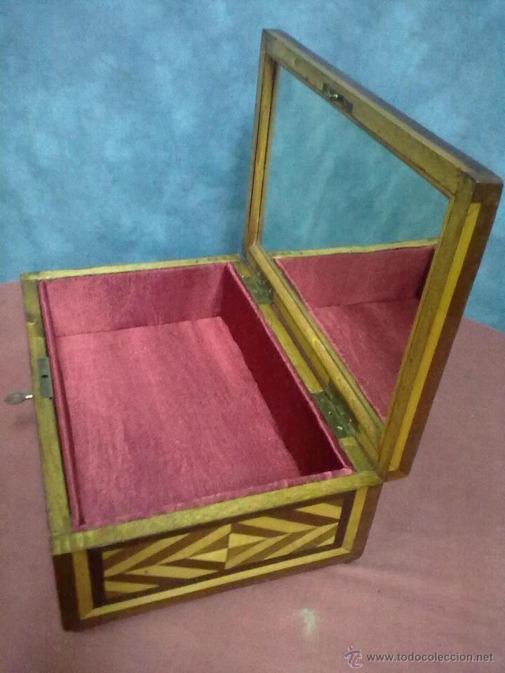 Antig&uuml;edades: CAJA JOYERO TARACEA RESTAURADA. - Foto 3