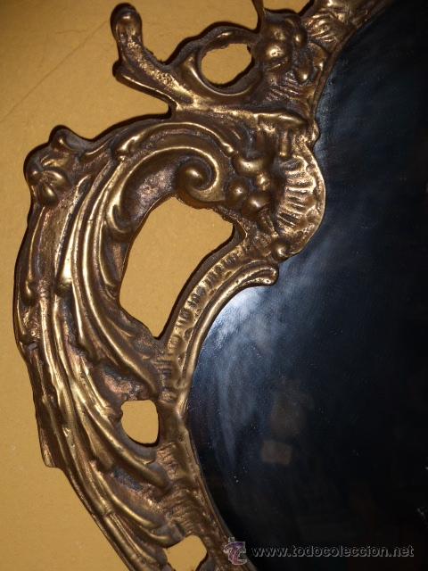 Antig&uuml;edades: ESPEJO ANTIGUO CON MARCO DE BRONCE. - Foto 4
