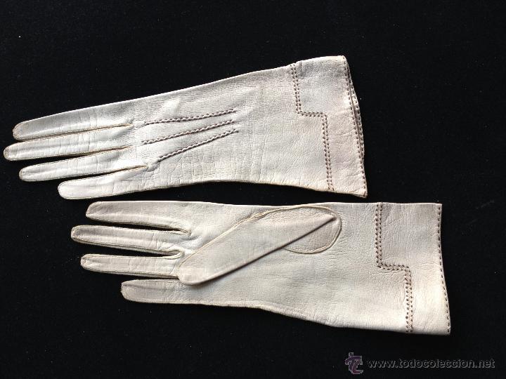 Antig&uuml;edades: PAR DE GUANTES - Foto 2