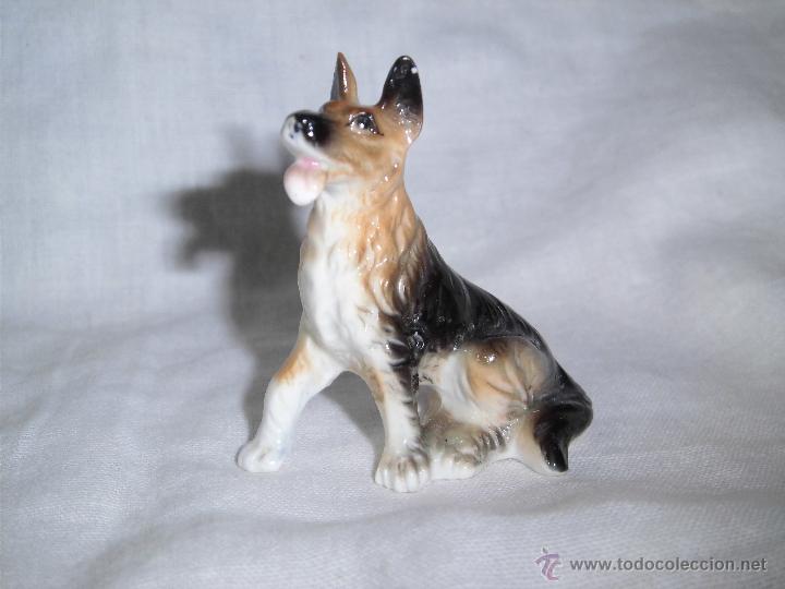 Antig&uuml;edades: PERRO PORCELANA MINIATURA - Foto 1