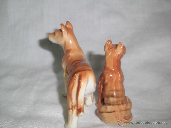 Antig&uuml;edades: PERROS  PORCELANA MINIATURA - Foto 2
